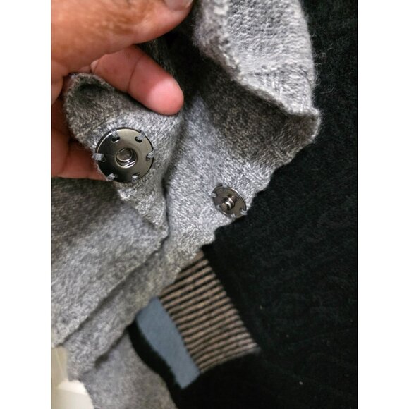 Black Asymmetrical Knit Poncho With Textured Patterns Striped 100% Cashmere - Picture 6 of 12